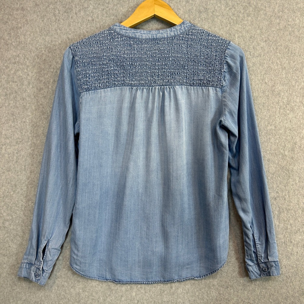 Cloth & Stone Anthro Button Down Shirt Blue Chambray Smocked Tencel Womens XS - Picture 6 of 11
